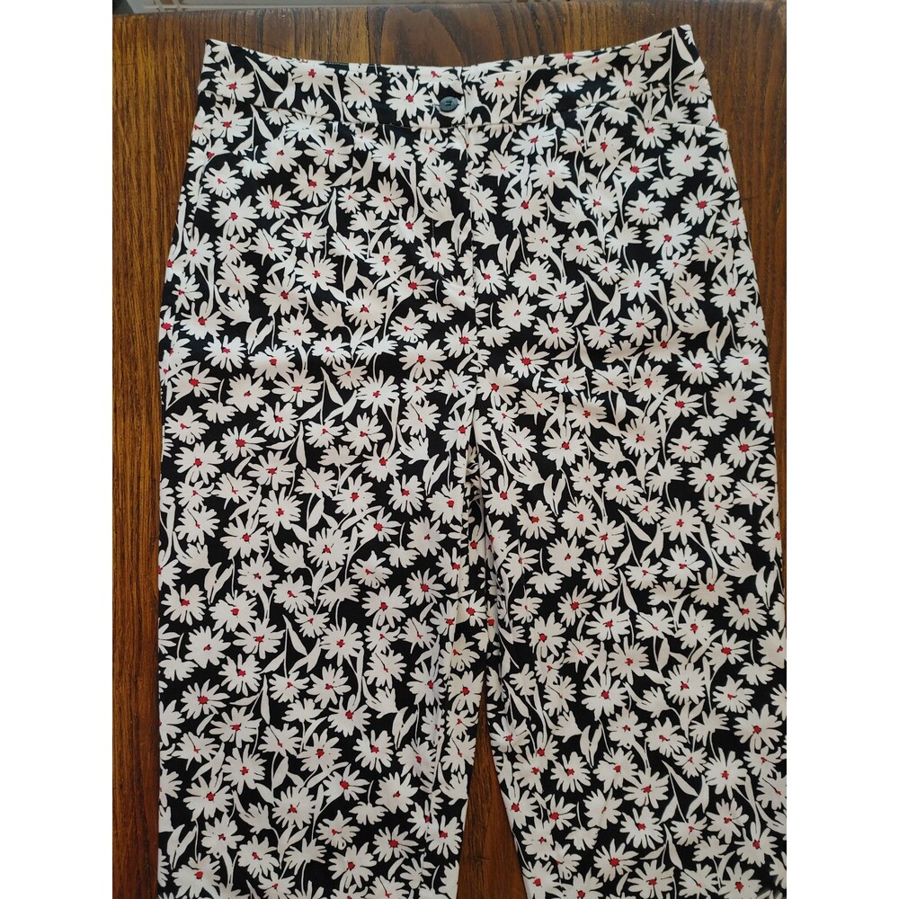 Boho Chic Flower Power Retro Chic Apple Seeds Size 12 Black/White Short Pants
